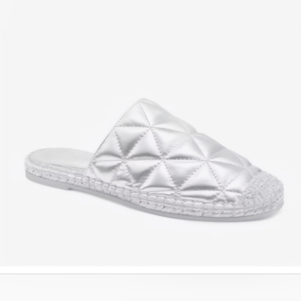 AEROSOLES Olson Silver Quilted Women's Mule Slippers Sz. 6.5
